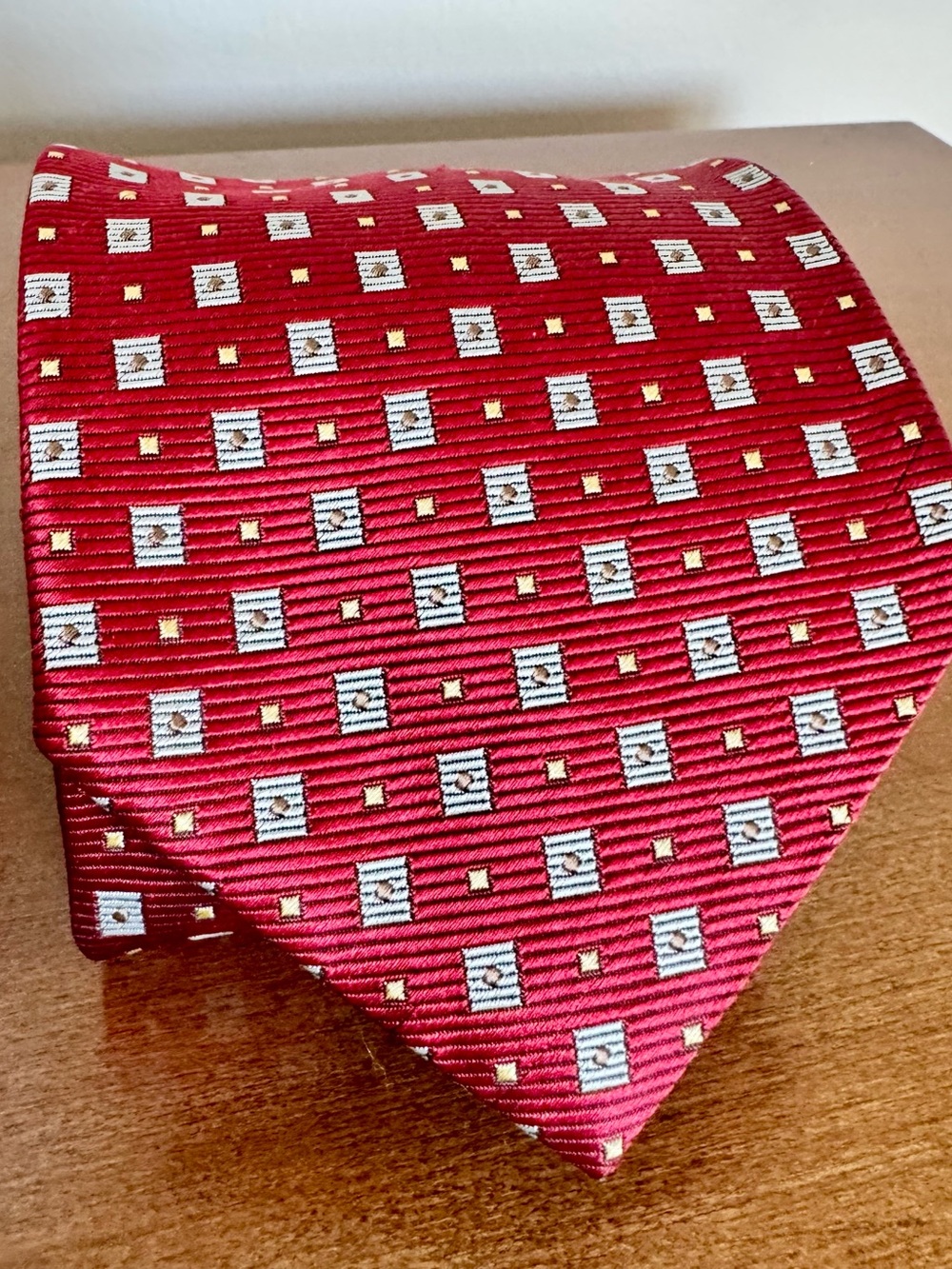 Enzo Bella 100 % Silk Men’s Necktie Red Retro Italian Designer EUC Extra Long